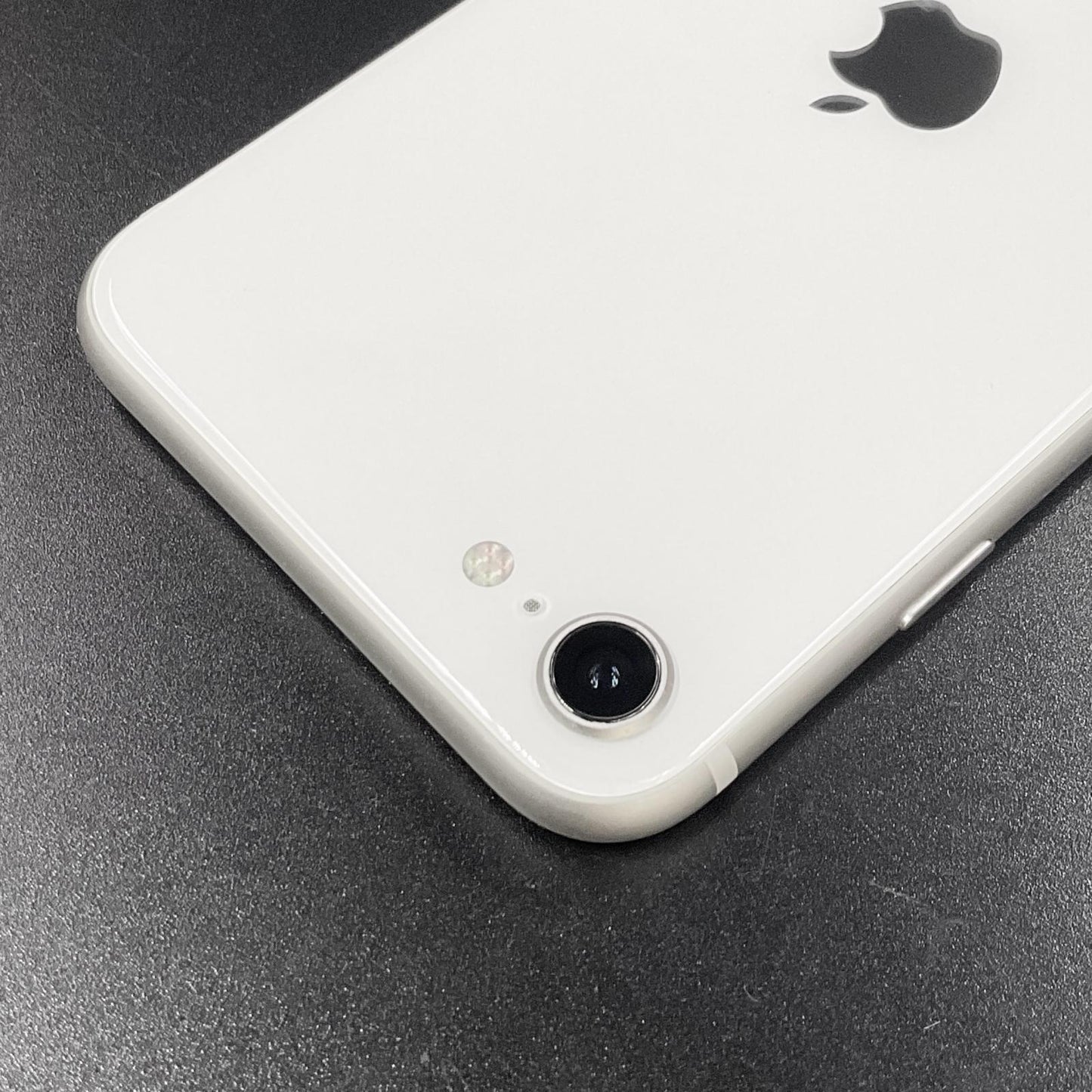 【全額返金保証】【最速発送】Apple iPhone iPhone SE（第3世代） 64GB スターライト Softbank SIMフリー 白ロム 動作確認済 86%
