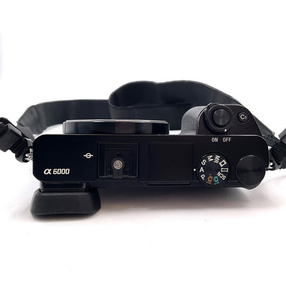 【最速発送】Sony デジタル一眼 α6000 ILCE-6000 ボディ ブラック【難有】