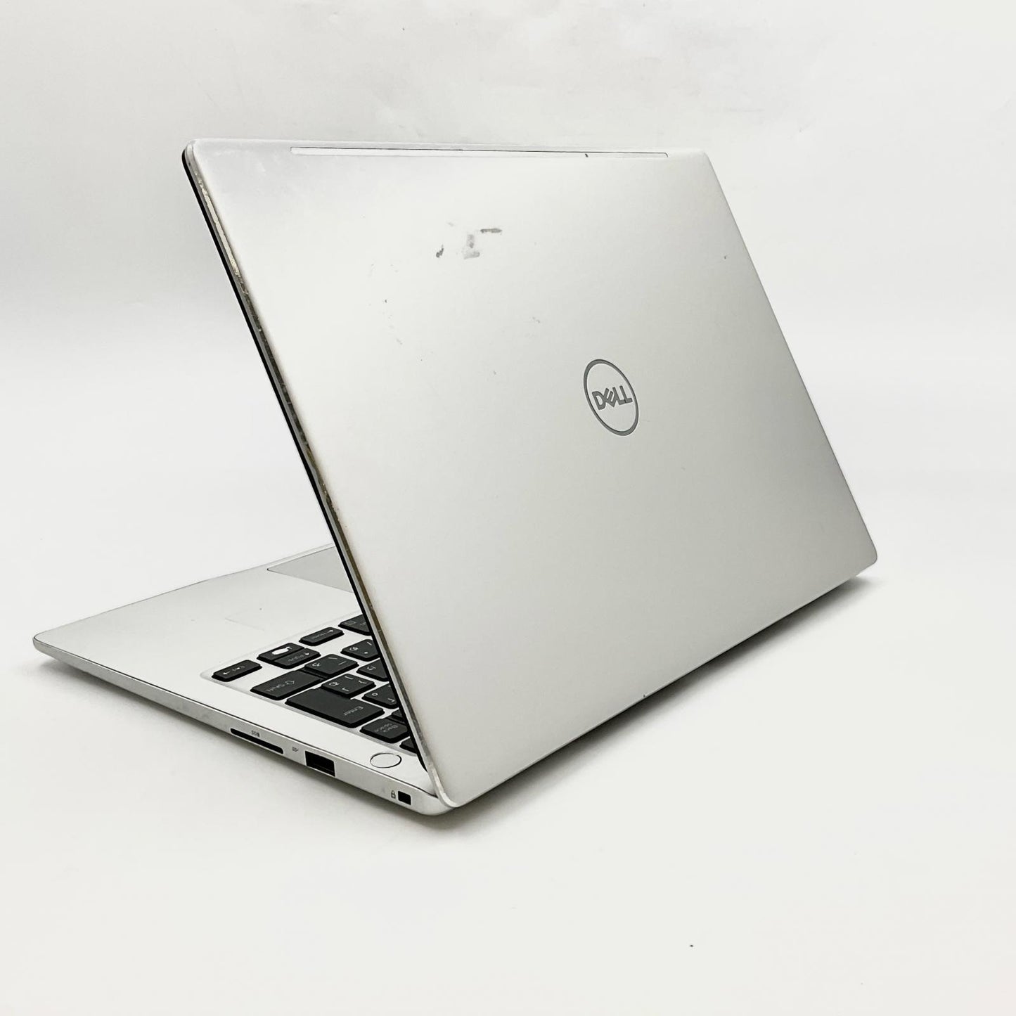 【最速発送】DELL Inspiron P83G002 i7-8565U 8GB SSD 2TB 100%【難有】
