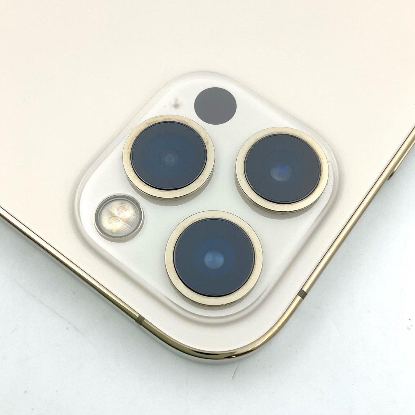 【全額返金保証】【最速発送】Apple iPhone iPhone 12 Pro 256GB ゴールド au 白ロム 動作確認済 89%