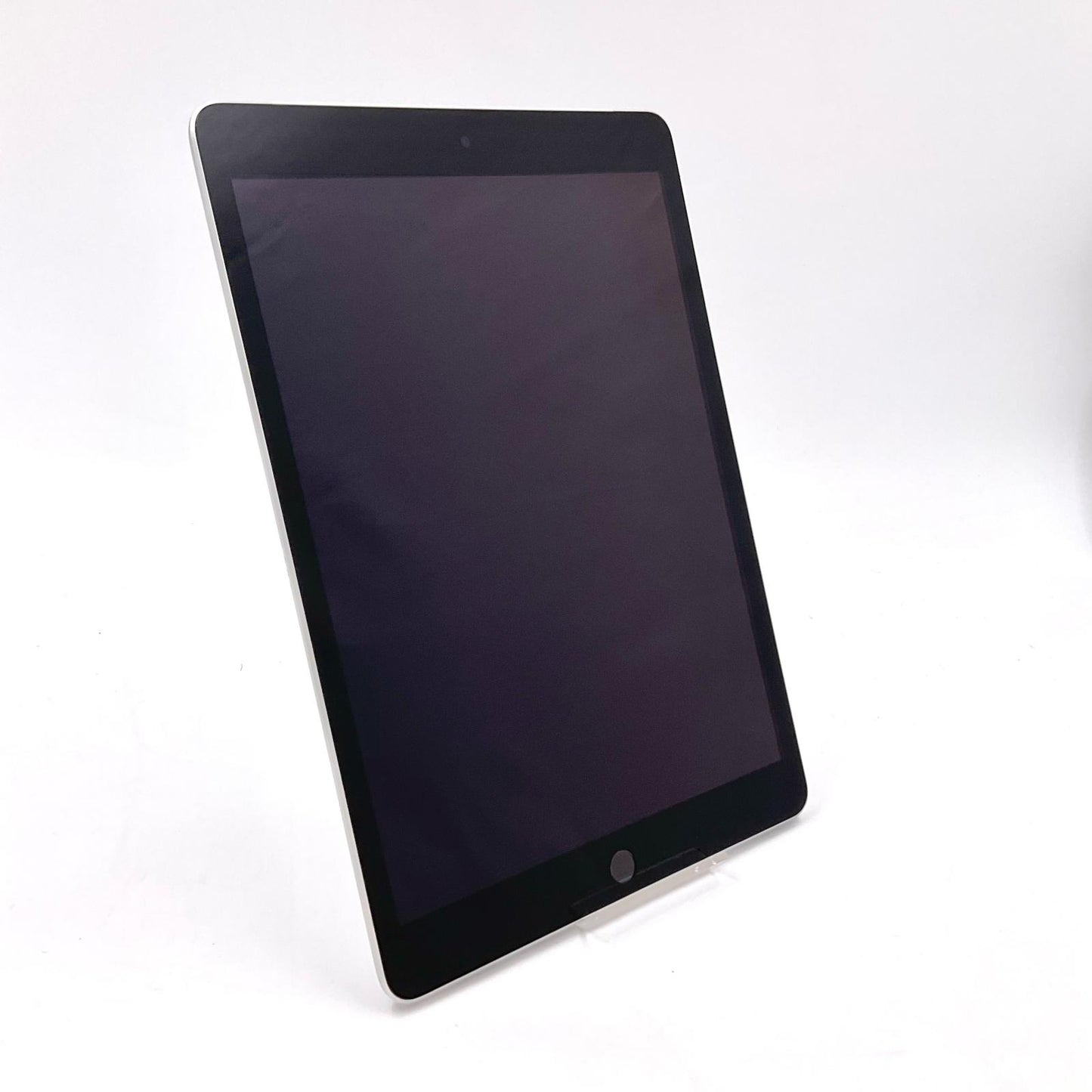 【全額返金保証】【最速発送】Apple iPad iPad 10.2インチ 第9世代 64GB シルバー WiFi+Cellular docomo 白ロム 美品 動作確認済