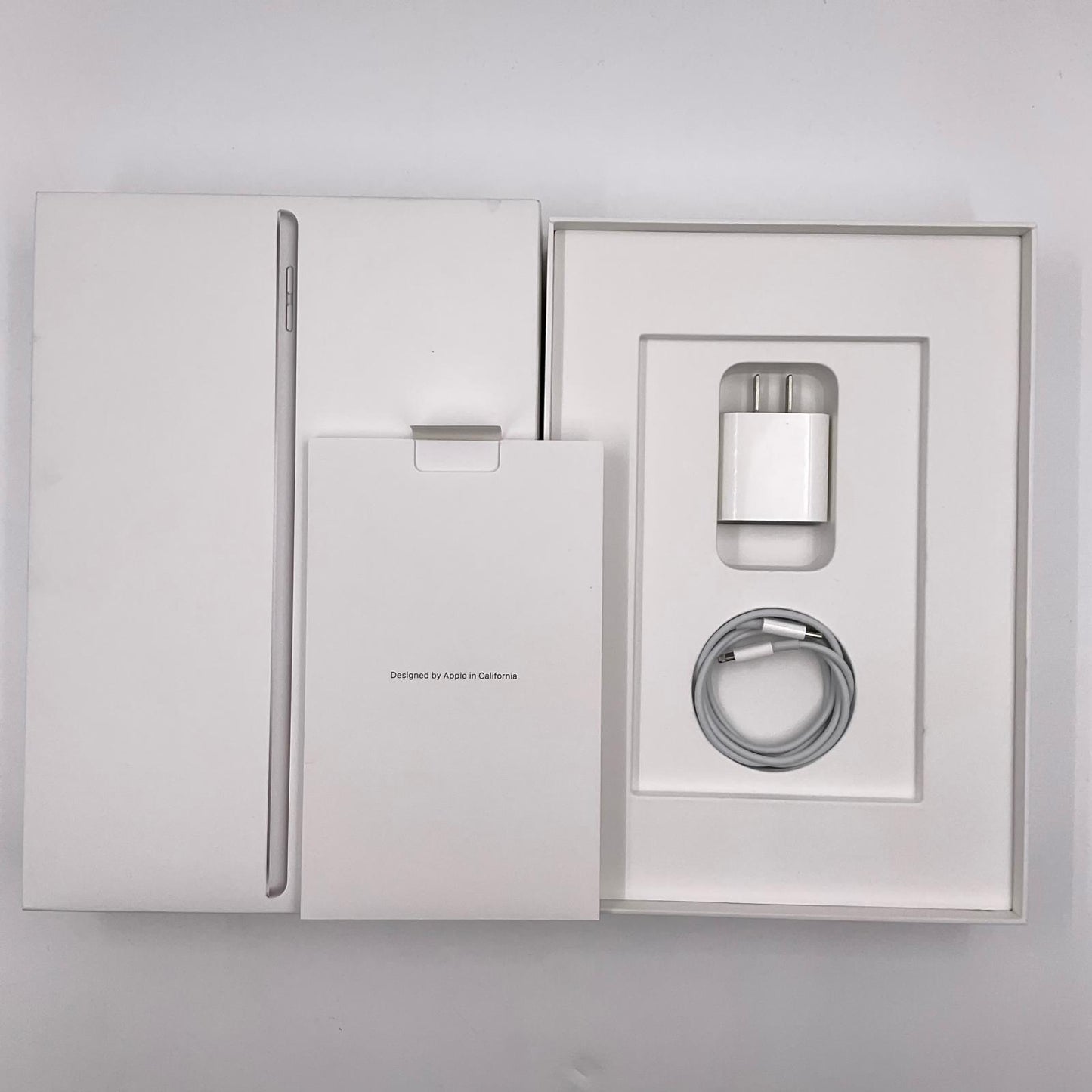 【全額返金保証】【最速発送】Apple iPad iPad 10.2インチ 第9世代 64GB シルバー WiFi+Cellular docomo 白ロム 美品 動作確認済