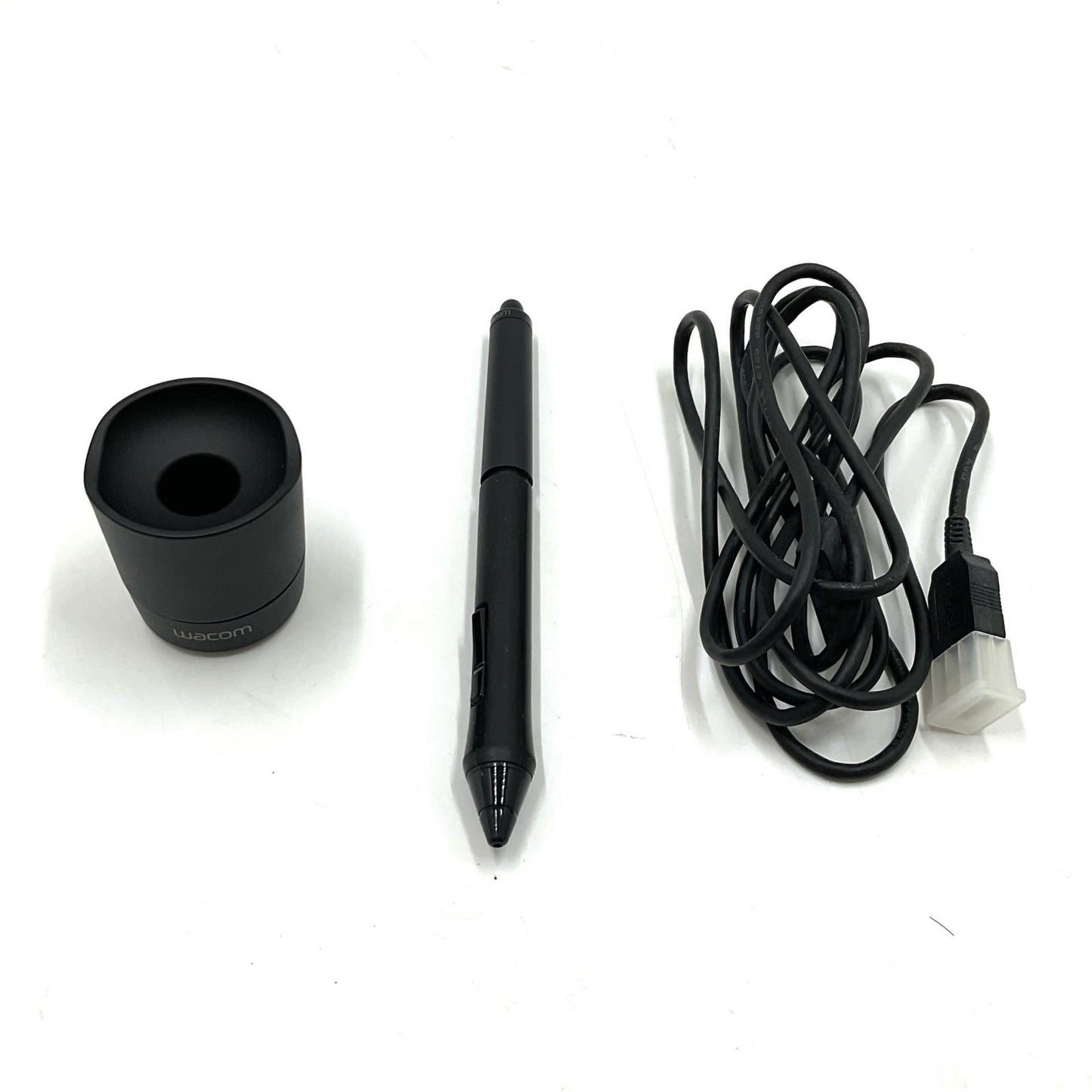 【全額返金保証】【最速発送】WACOM Intuos Pro PTH-651/K1 動作確認済