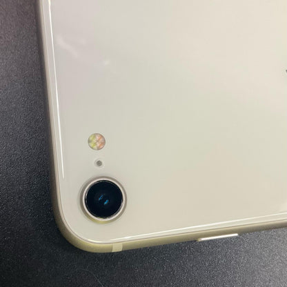 【全額返金保証】【最速発送】Apple iPhone iPhone SE（第3世代） 64GB スターライト Softbank SIMフリー 白ロム 美品 動作確認済 84%