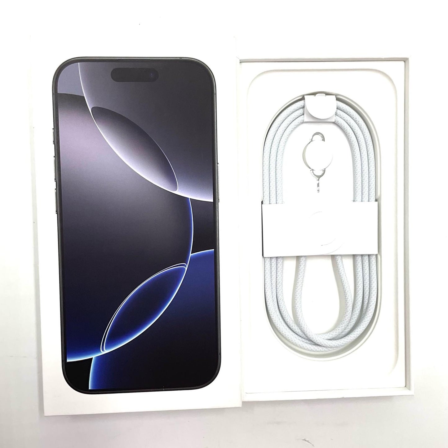 【全額返金保証】【最速発送】Apple iPhone iPhone 16 Pro 256GB ブラックチタニウム SIMフリー 白ロム 美品 動作確認済 95%