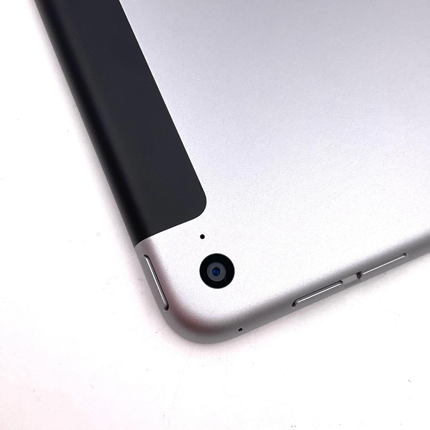 【全額返金保証】【最速発送】Apple iPad mini 7.9インチ 第4世代 32GB スペースグレイ WiFi+Cellular au 白ロム 動作確認済