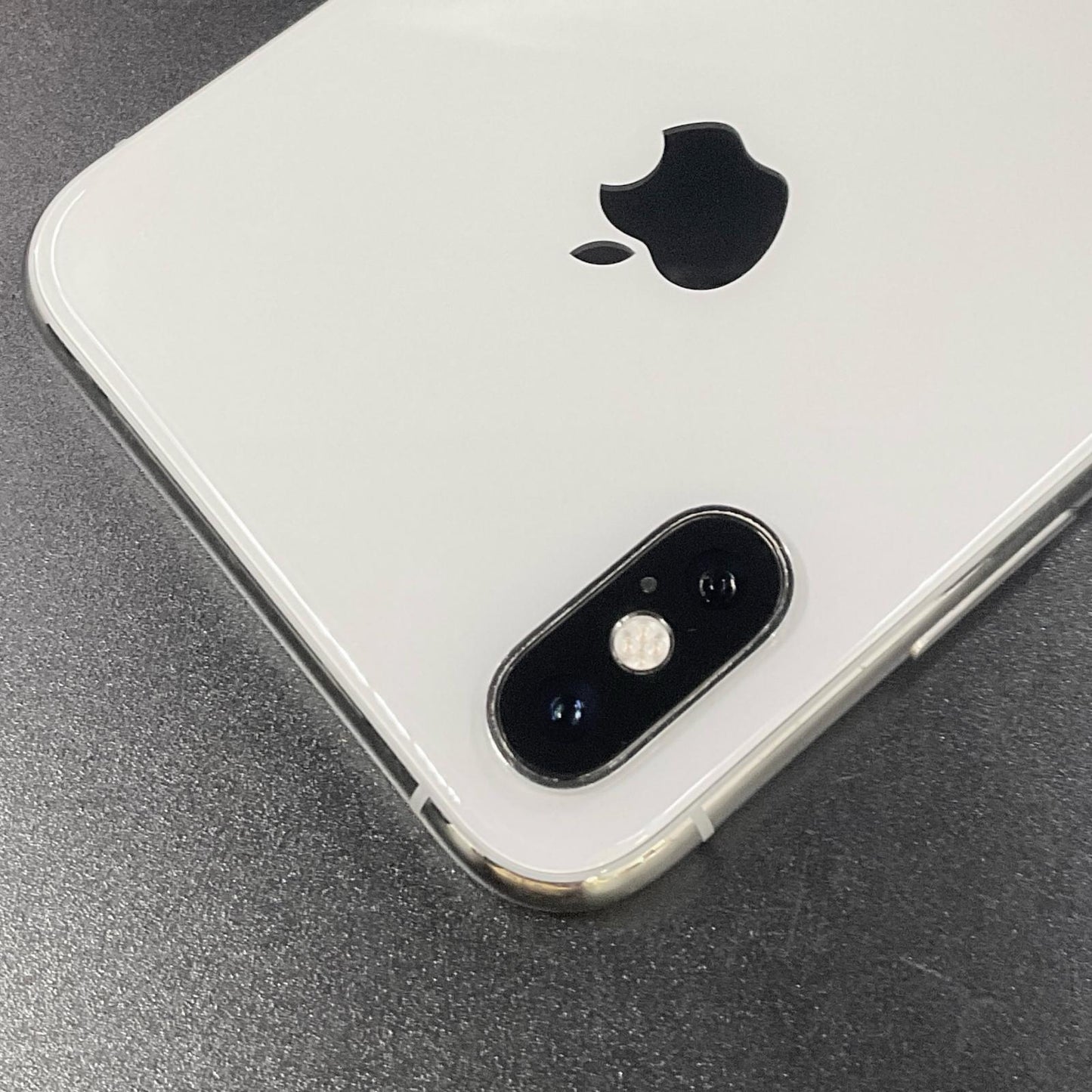 【全額返金保証】【最速発送】Apple iPhone iPhone XS 64GB シルバー au SIMフリー 白ロム 動作確認済 100%