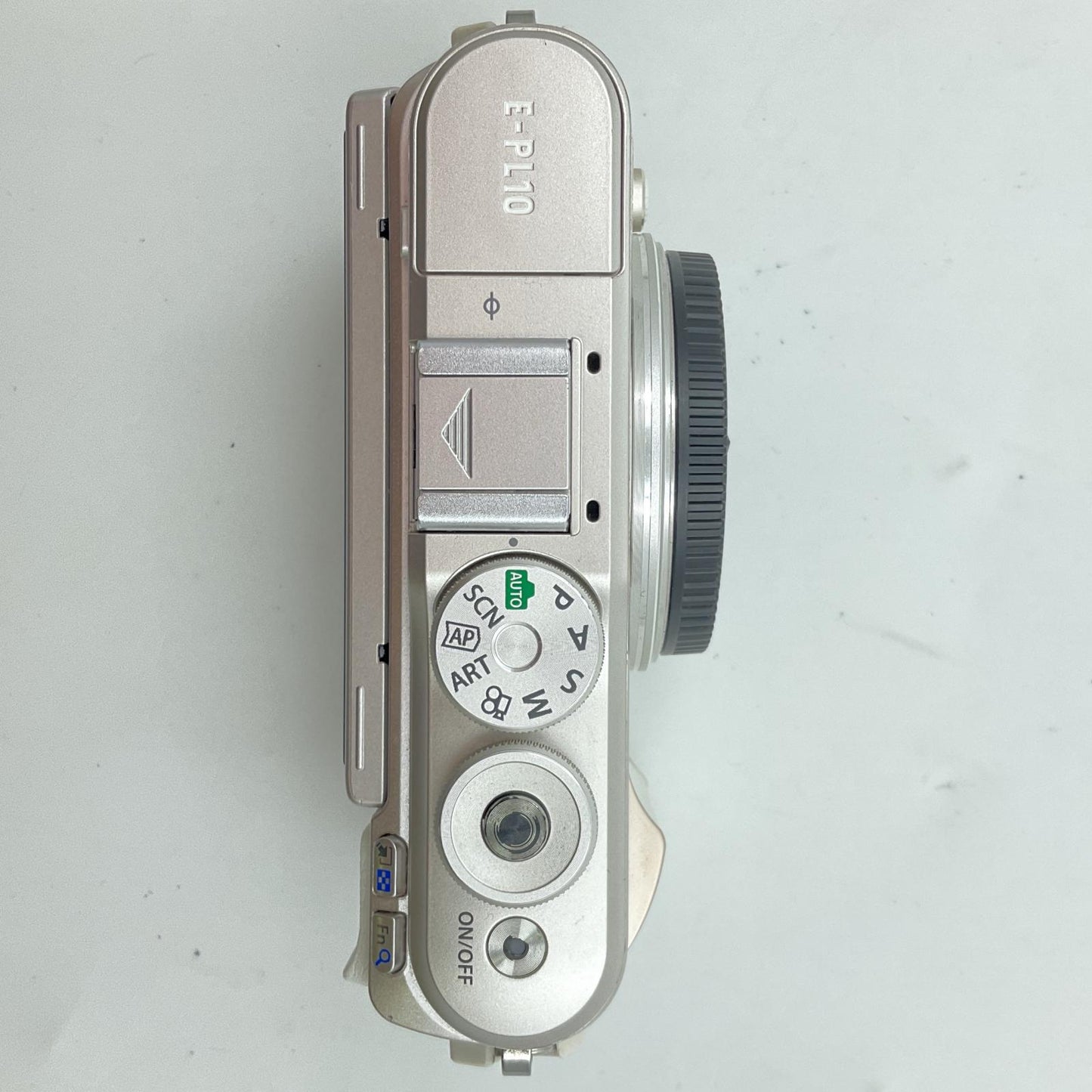 【全額返金保証】【最速発送】OLYMPUS デジタル一眼 OLYMPUS PEN E-PL10 ボディ ホワイト 動作確認済