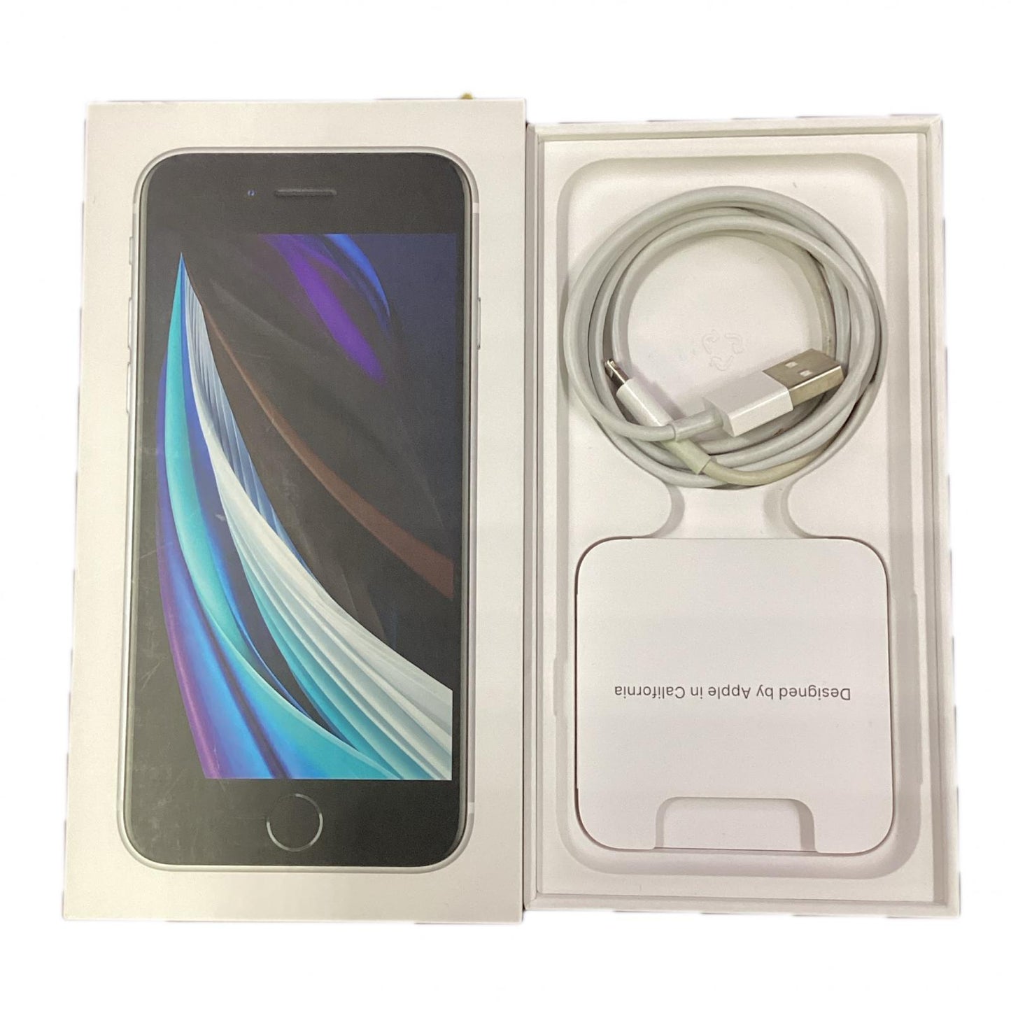 【全額返金保証】【最速発送】Apple iPhone iPhone SE（第2世代） 64GB ホワイト docomo 白ロム 動作確認済 82%
