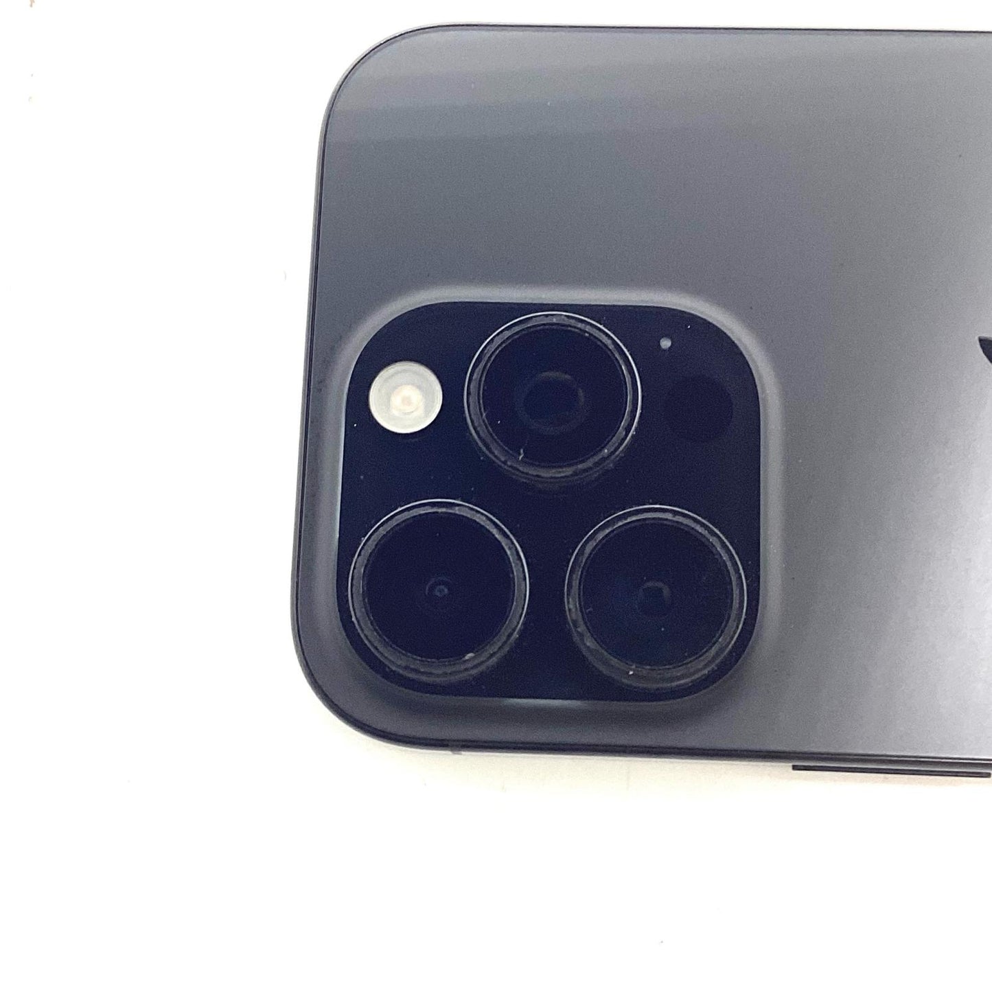 【全額返金保証】【最速発送】Apple iPhone iPhone 16 Pro 128GB ブラックチタニウム au 動作確認済 93%