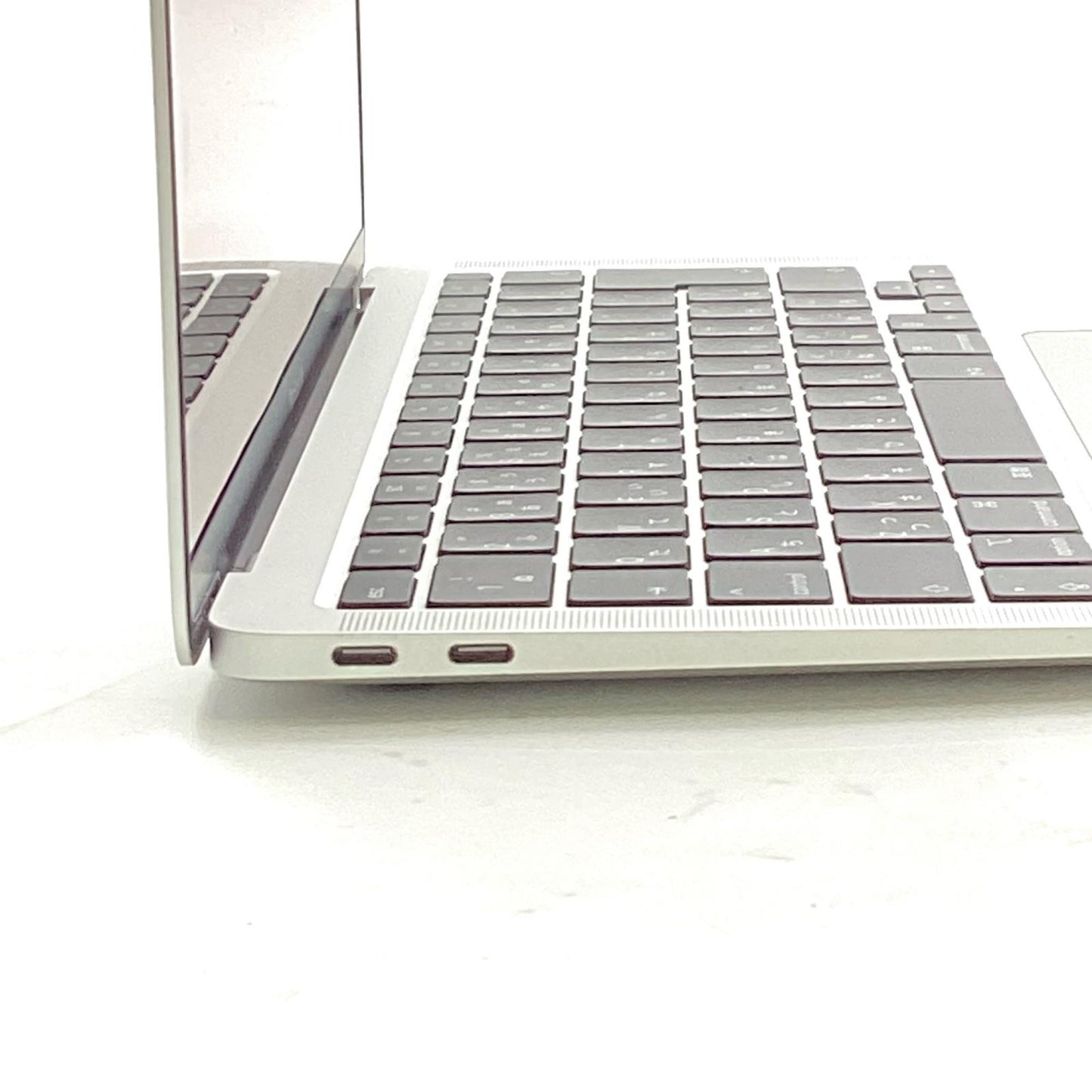 【全額返金保証】【最速発送】Apple MacBook Air 13.3インチ 2020 Apple M1 8GB SSD 512GB シルバー 92% 動作確認済