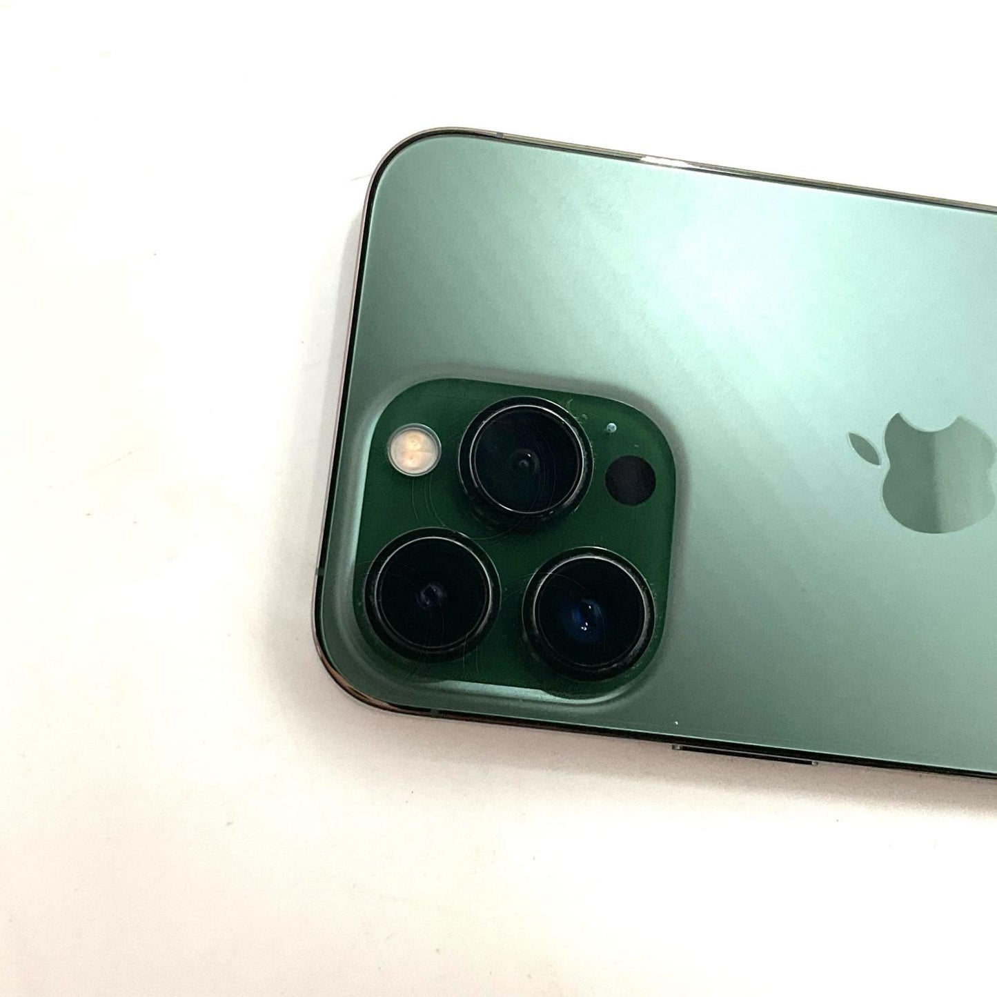 【全額返金保証】【最速発送】Apple iPhone iPhone 13 Pro 256GB アルパイングリーン Softbank SIMフリー 動作確認済 79%