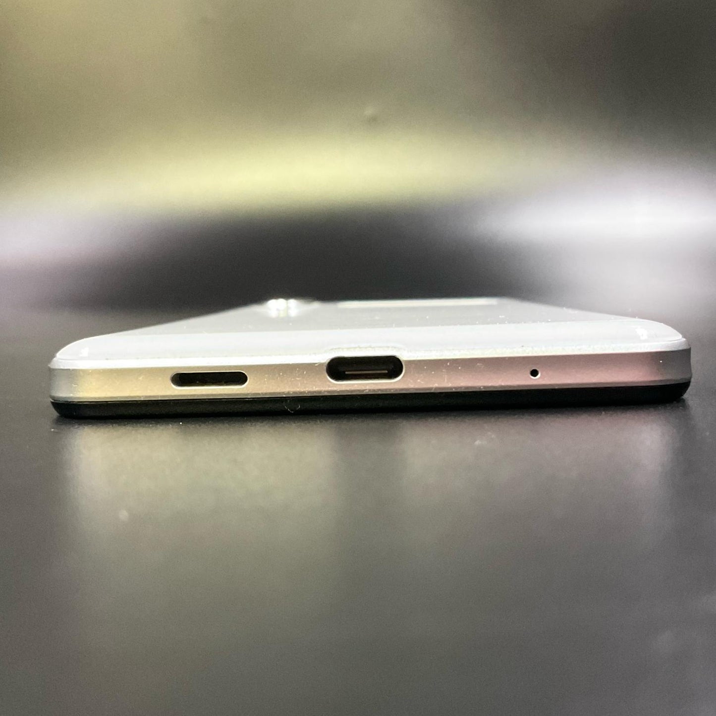 【全額返金保証】【最速発送】SHARP AQUOS zero5G basic DX 128GB ホワイト au SHG02 白ロム 美品 動作確認済