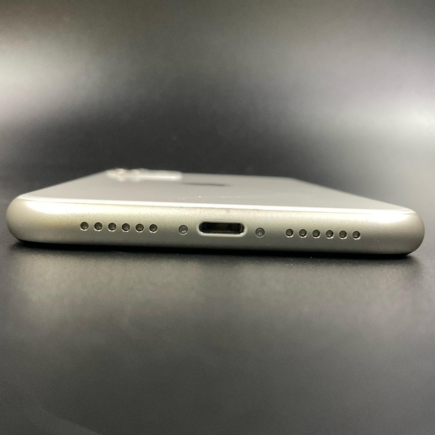 【全額返金保証】【最速発送】Apple iPhone iPhone 11 256GB ホワイト au 白ロム 超美品 動作確認済 92%