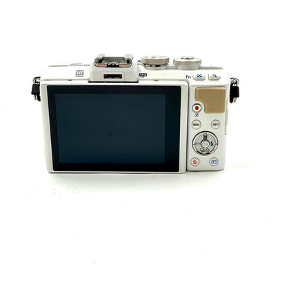 【全額返金保証】【最速発送】OLYMPUS デジタル一眼 OLYMPUS PEN Lite E-PL7 EZダブルズームキット [ホワイト] ホワイト 美品 動作確認済