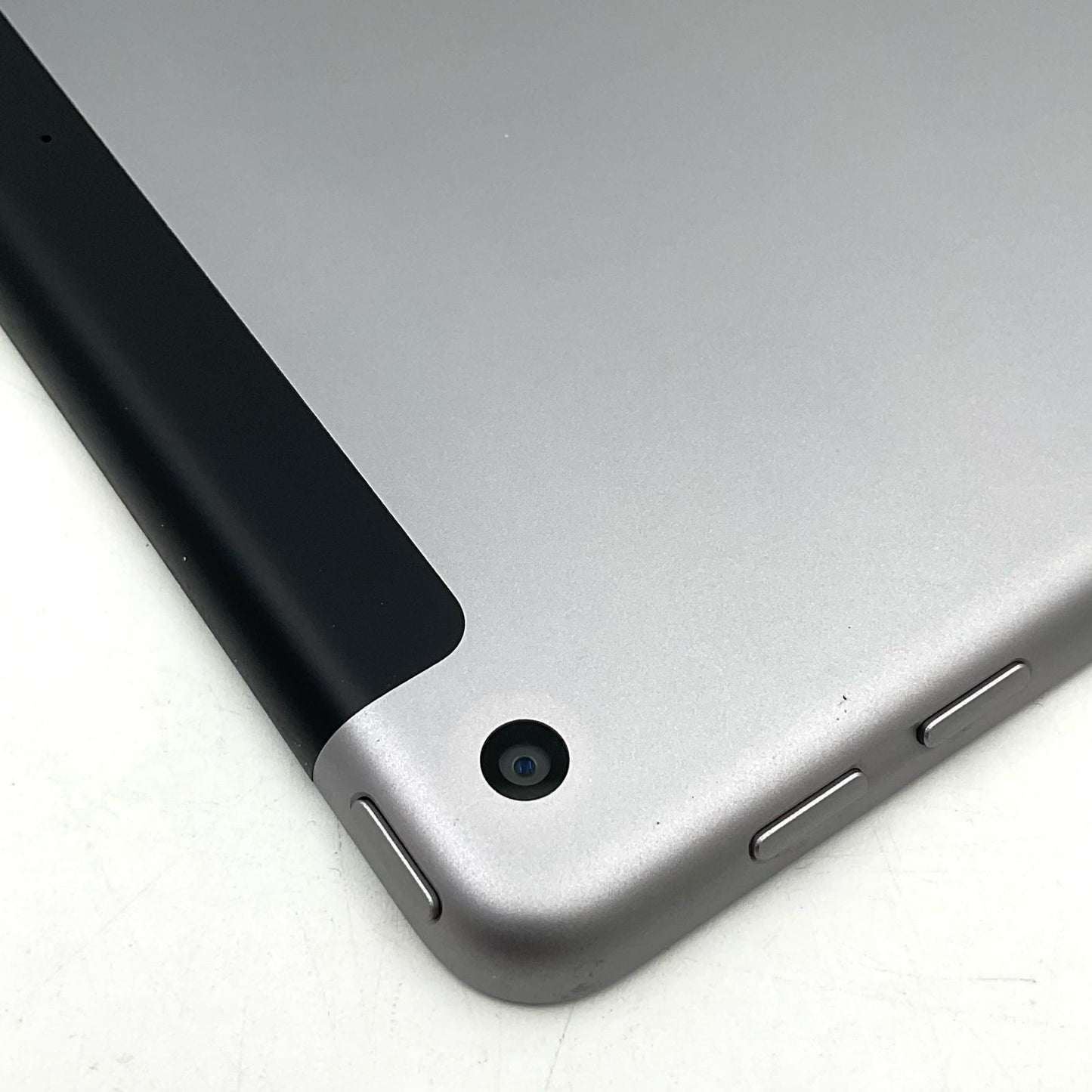 【全額返金保証】【最速発送】Apple iPad iPad 9.7インチ 第6世代 32GB スペースグレイ WiFi+Cellular Softbank 白ロム 美品 動作確認済