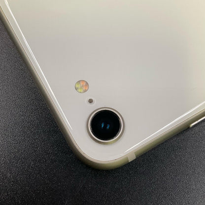 【全額返金保証】【最速発送】Apple iPhone iPhone SE（第3世代） 128GB スターライト au 白ロム 動作確認済 88%