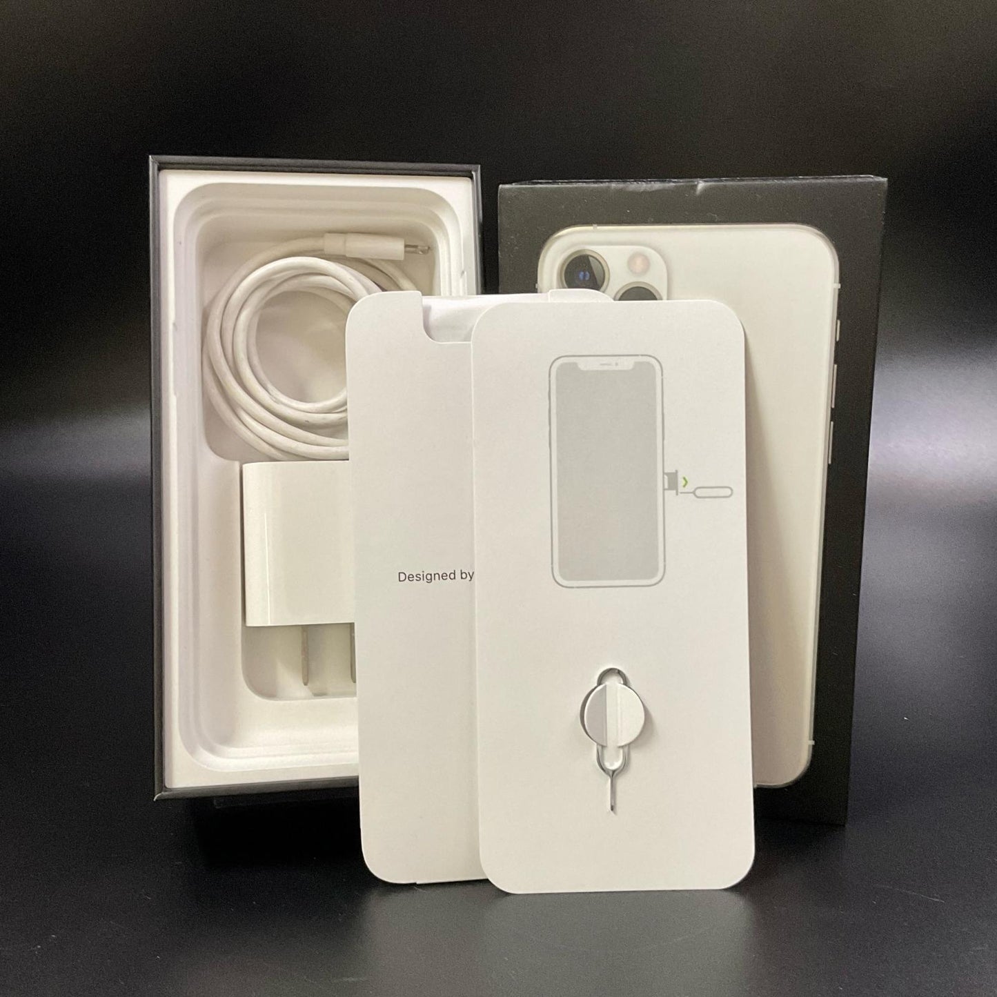 【全額返金保証】【最速発送】Apple iPhone iPhone 11 Pro 256GB シルバー 白ロム 動作確認済 74%