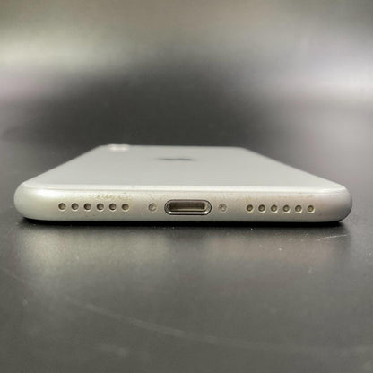 【最速発送】Apple iPhone iPhone SE（第2世代） 64GB ホワイト docomo 白ロム【難有】 82%