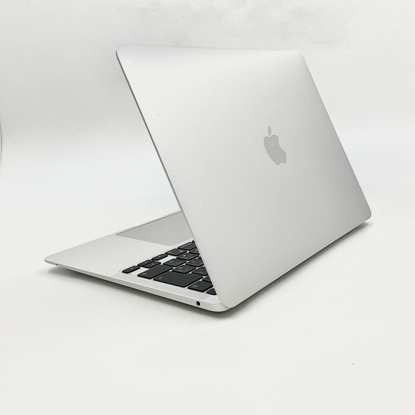 【全額返金保証】【最速発送】Apple MacBook Air 13インチ 2020 Apple M1 8GB SSD 256GB シルバー 91% 動作確認済