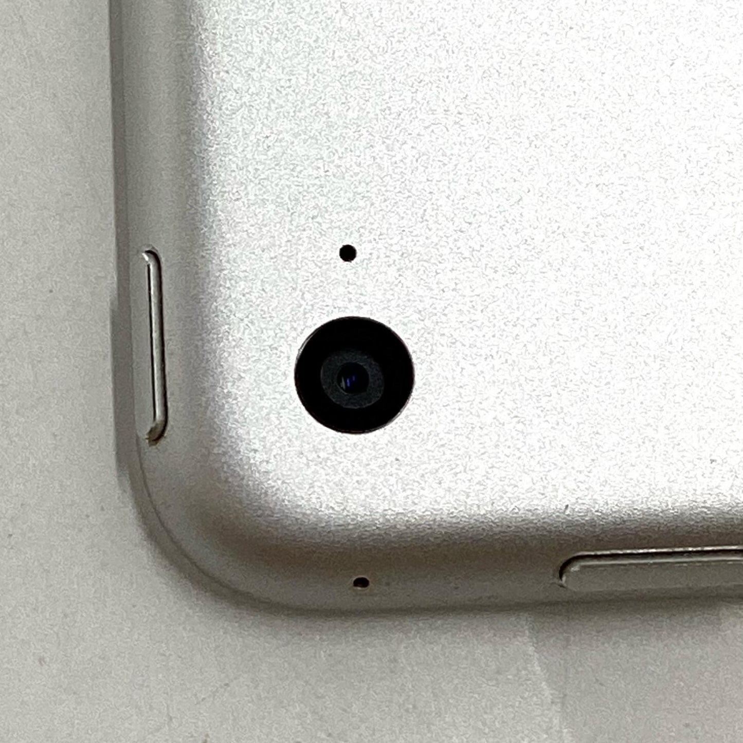 【全額返金保証】【最速発送】Apple iPad mini 7.9インチ 第4世代 64GB シルバー Wi-Fi 動作確認済