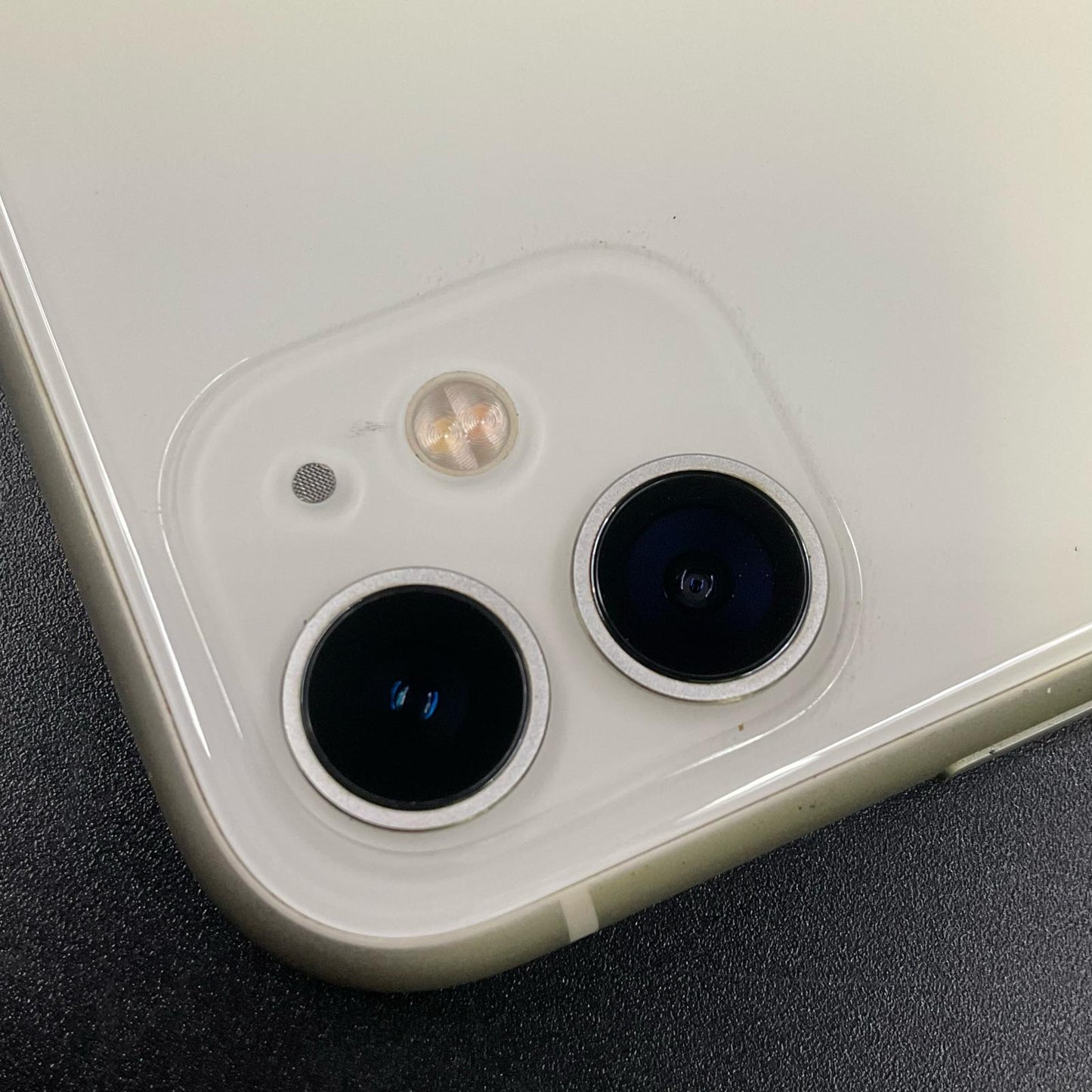 【全額返金保証】【最速発送】Apple iPhone iPhone 11 64GB ホワイト Softbank SIMフリー 白ロム 動作確認済 85%