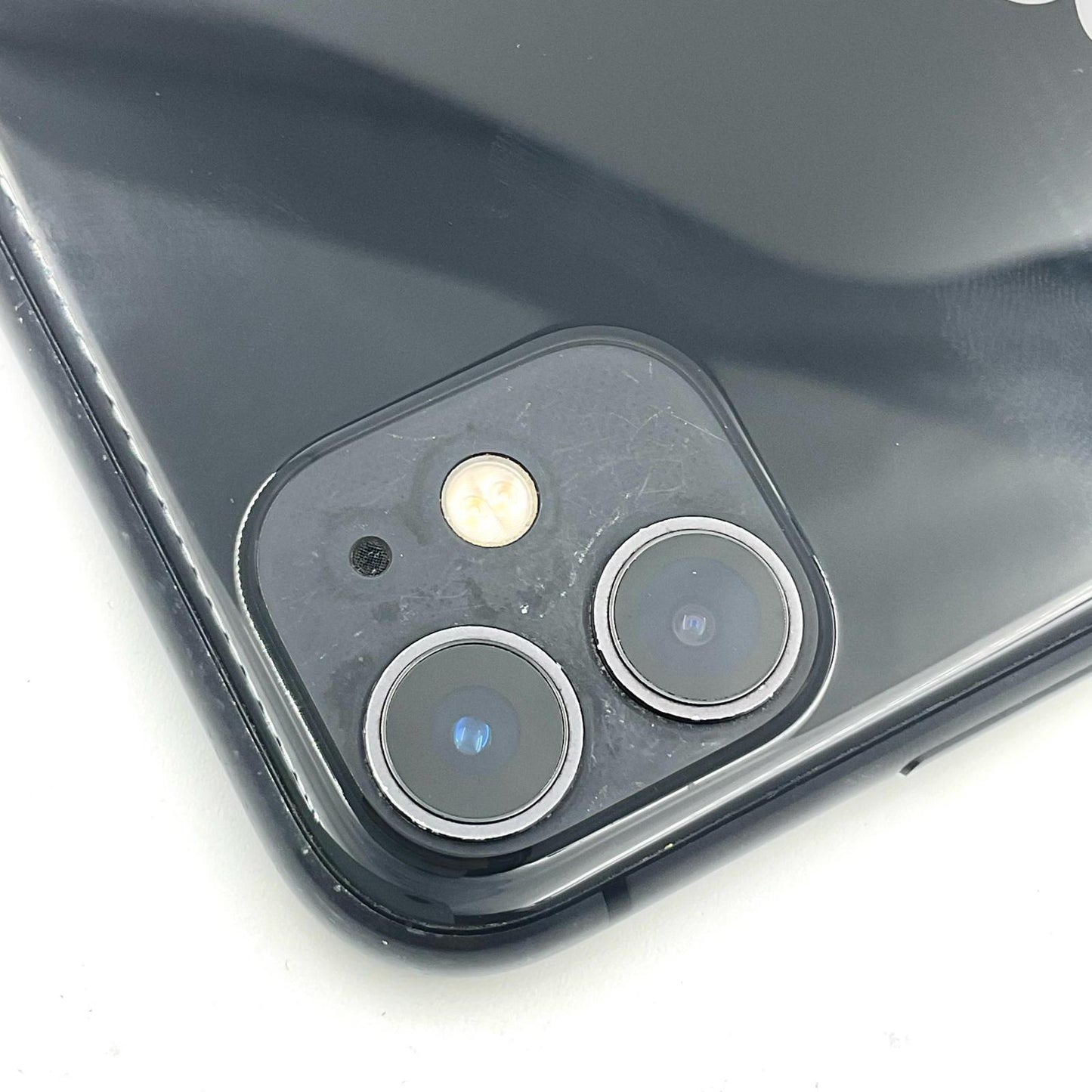 【全額返金保証】【最速発送】Apple iPhone iPhone 11 128GB ブラック docomo 白ロム 動作確認済 74%