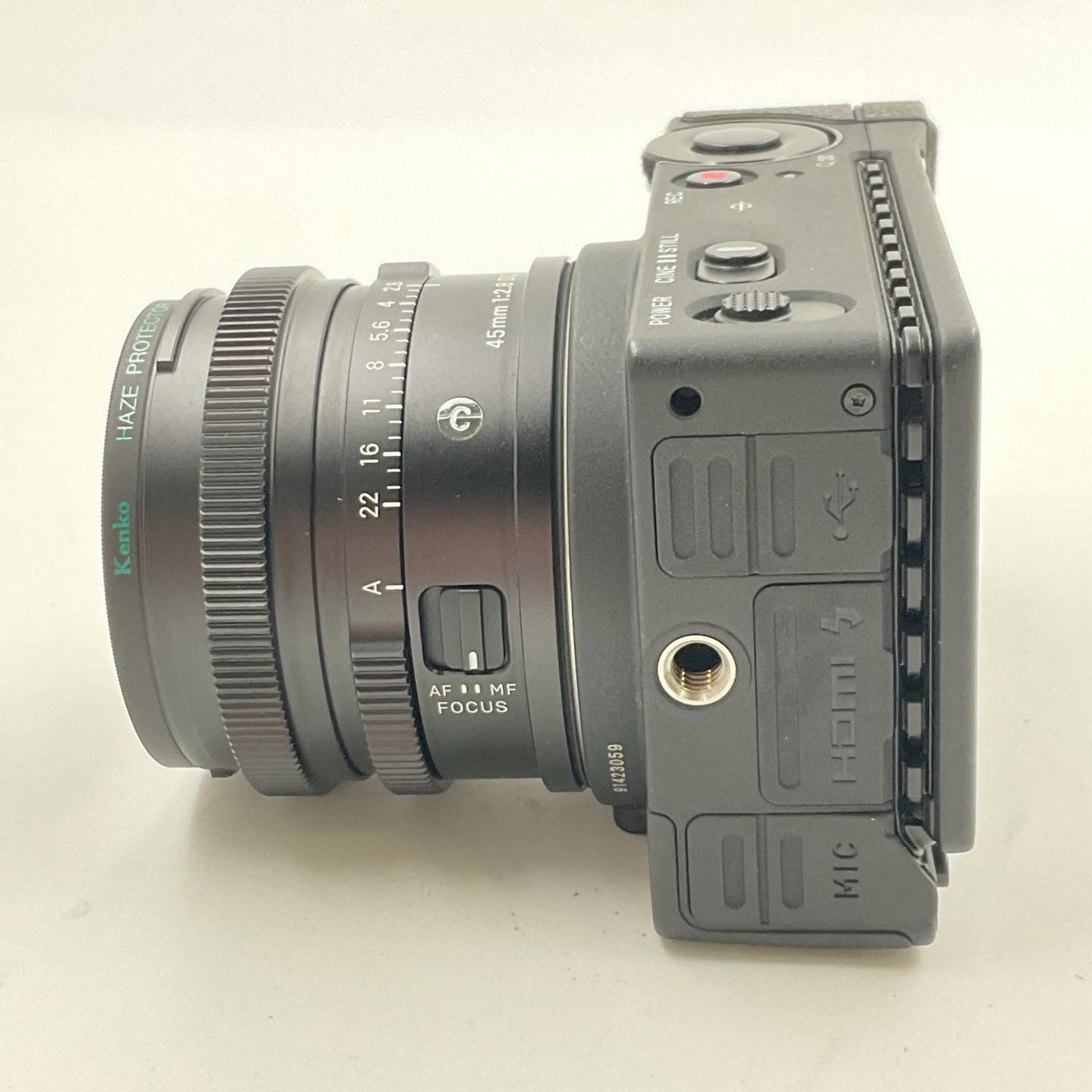【全額返金保証】【最速発送】SIGMA デジタル一眼 SIGMA fp 45mm F2.8 DG DN Contemporary キット ブラック 美品 動作確認済