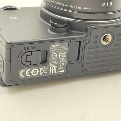 【全額返金保証】【最速発送】SIGMA デジタル一眼 SIGMA fp 45mm F2.8 DG DN Contemporary キット ブラック 美品 動作確認済