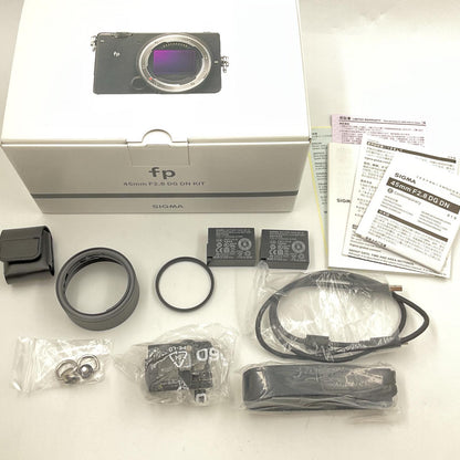 【全額返金保証】【最速発送】SIGMA デジタル一眼 SIGMA fp 45mm F2.8 DG DN Contemporary キット ブラック 美品 動作確認済