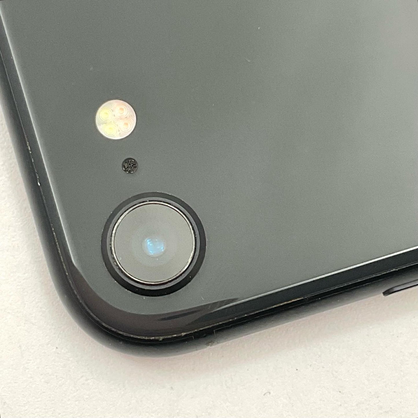 【全額返金保証】【最速発送】Apple iPhone iPhone SE（第2世代） 64GB ブラック au 白ロム 動作確認済 79%