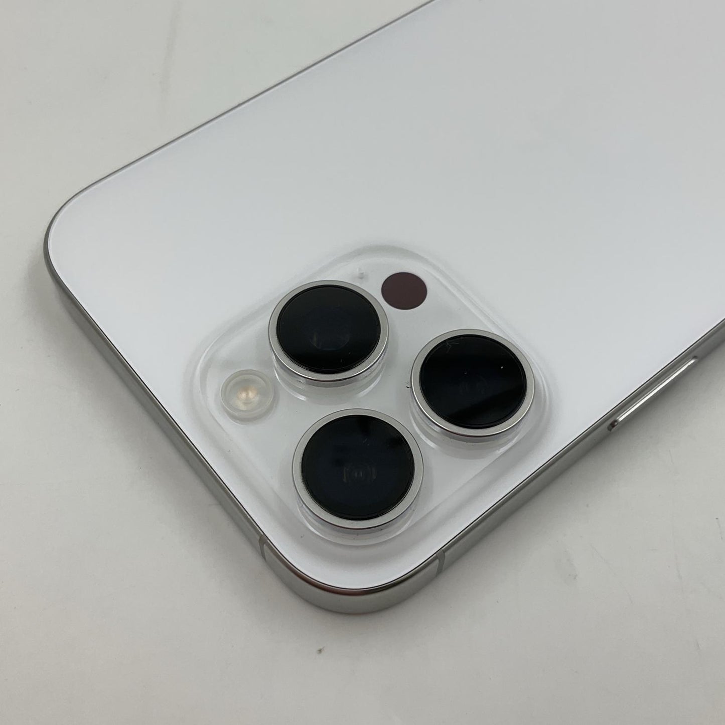 【全額返金保証】【最速発送】Apple iPhone iPhone 16 Pro Max 512GB ホワイトチタニウム SIMフリー 白ロム 美品 動作確認済 100%