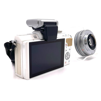 【全額返金保証】【最速発送】OLYMPUS デジタル一眼 OLYMPUS PEN Lite E-PL7 14-42mm EZレンズキット [ホワイト] ホワイト 動作確認済