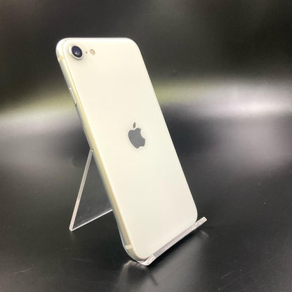 【全額返金保証】【最速発送】Apple iPhone iPhone SE（第2世代） 128GB ホワイト docomo 白ロム 動作確認済 81%