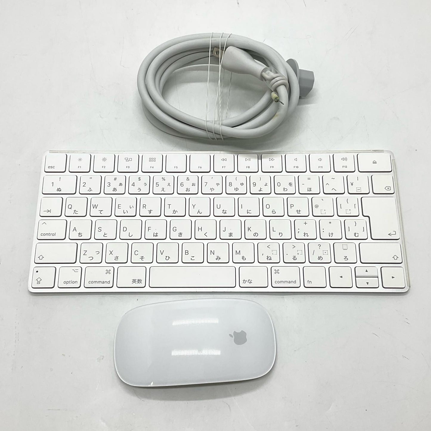 【全額返金保証】【最速発送】Apple iMac 21.5インチ 3.6GHz クアッドコア Intel Core i3 8GB フュージョンドライブ 1TB シルバー 美品 動作確認済