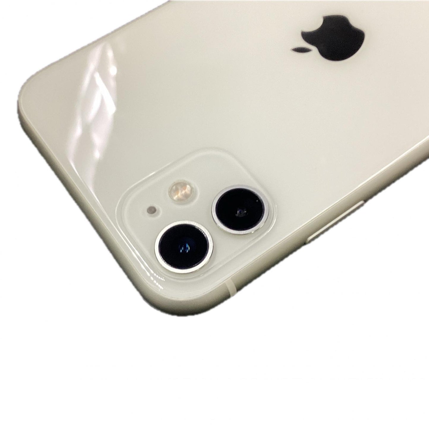 【全額返金保証】【最速発送】Apple iPhone iPhone 11 64GB ホワイト docomo SIMフリー 白ロム 動作確認済 79%