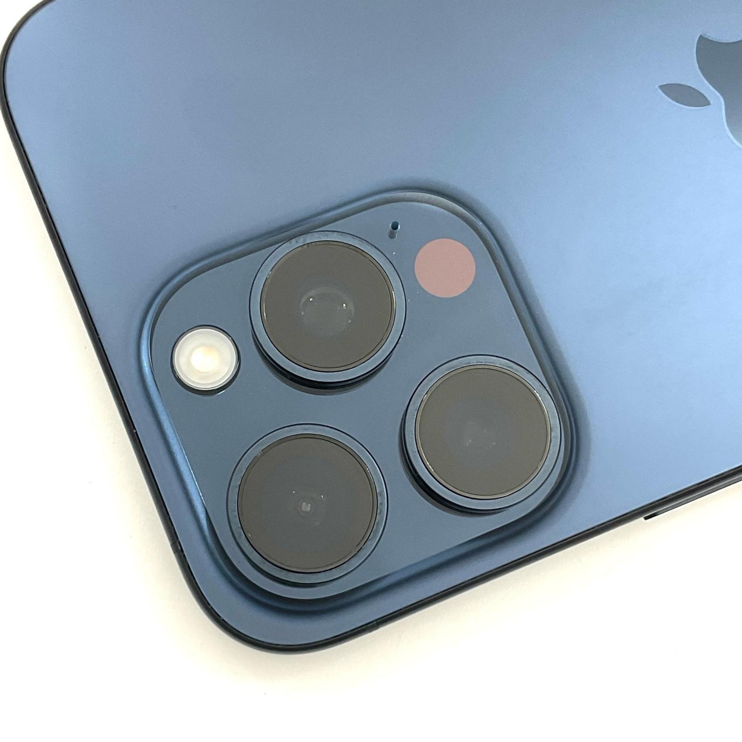 【全額返金保証】【最速発送】Apple iPhone iPhone 15 Pro Max 1TB ブルーチタニウム docomo SIMフリー 白ロム 動作確認済 86%