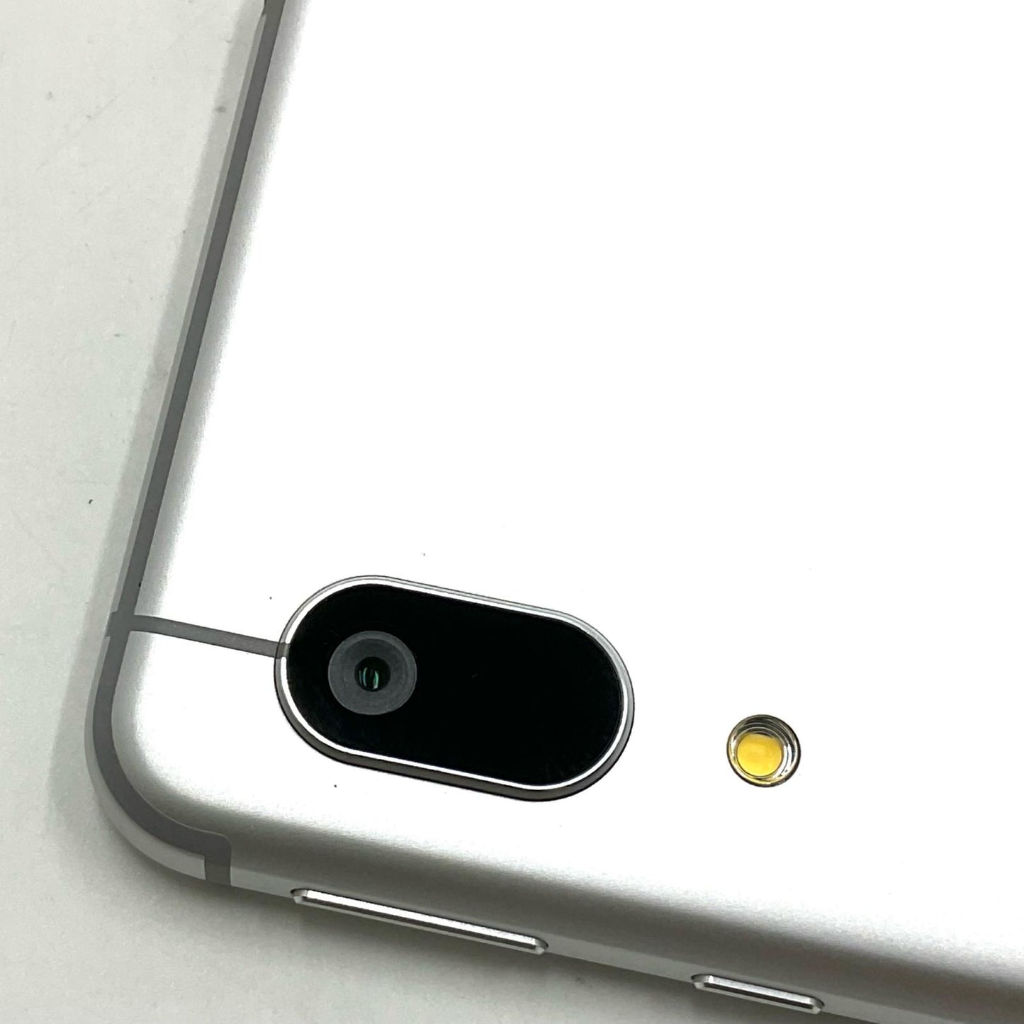 【全額返金保証】【最速発送】SHARP AQUOS sense3 basic 32GB シルバー au SHV48 白ロム 動作確認済