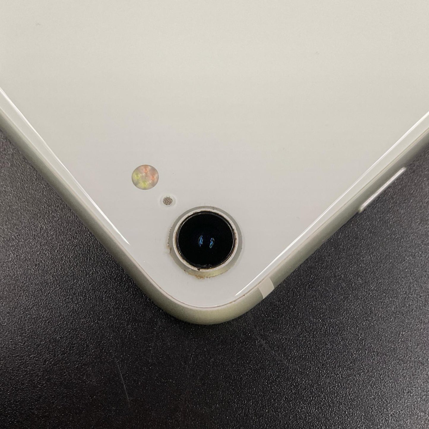 【最速発送】Apple iPhone iPhone SE（第2世代） 64GB ホワイト SIMフリー 白ロム【難有】 87%