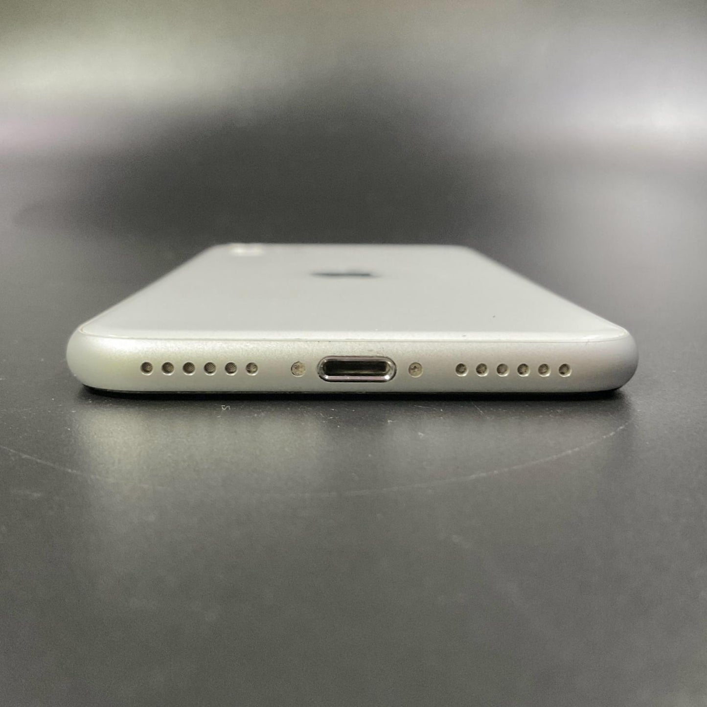 【最速発送】Apple iPhone iPhone SE（第2世代） 64GB ホワイト SIMフリー 白ロム【難有】 87%