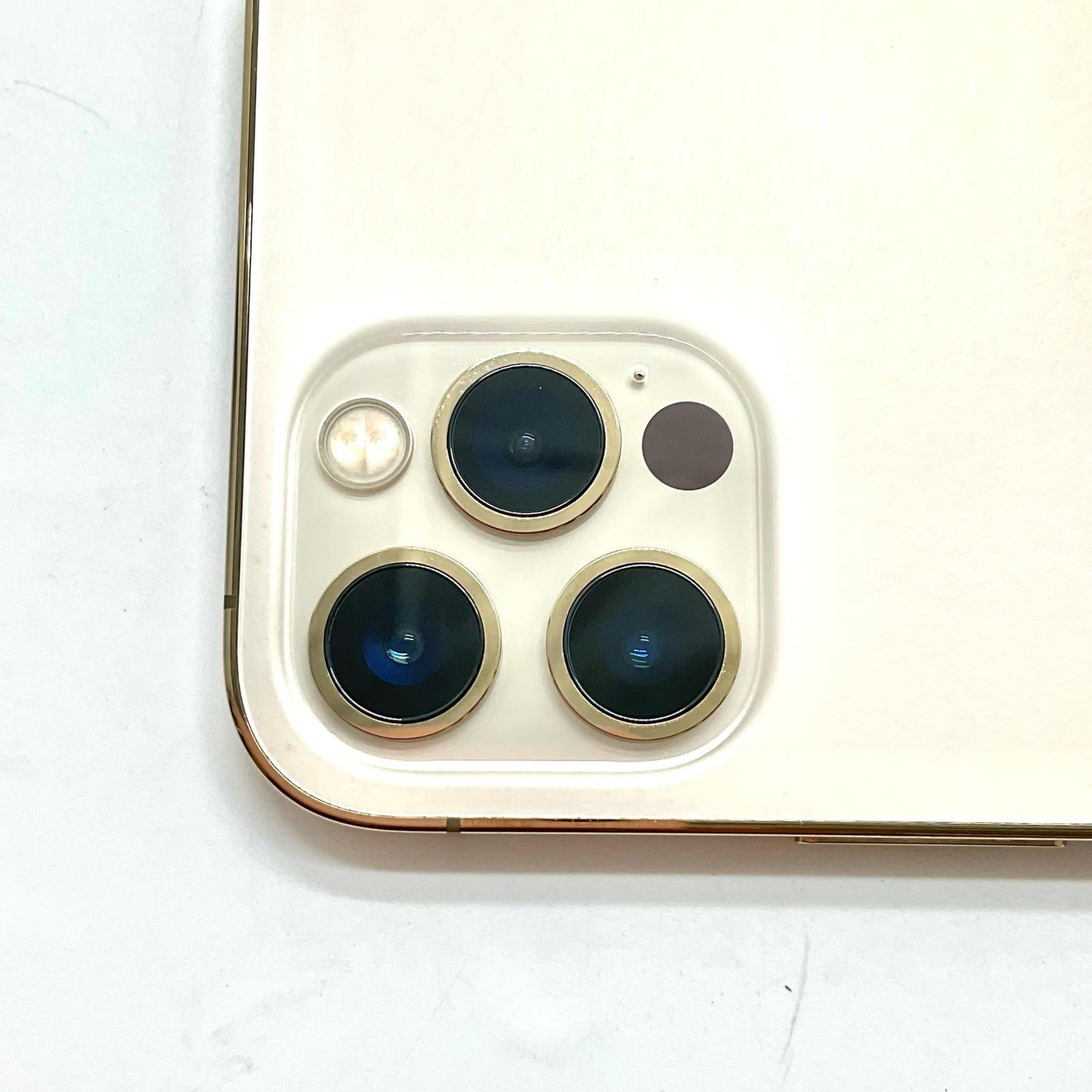 【全額返金保証】【最速発送】Apple iPhone iPhone 12 Pro 128GB ゴールド docomo 白ロム 動作確認済 79%