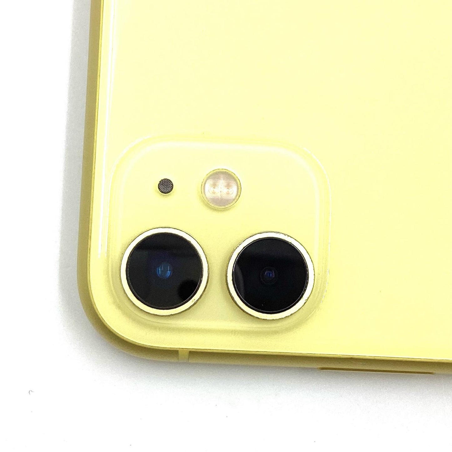【全額返金保証】【最速発送】Apple iPhone iPhone 11 128GB イエロー au 白ロム 動作確認済 84%