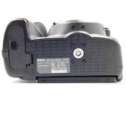 【最速発送】Nikon デジタル一眼 D5300 ボディ ブラック【難有】