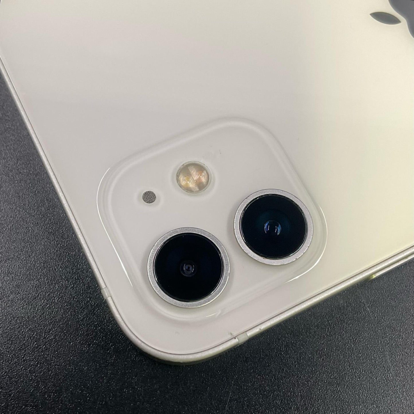 【最速発送】Apple iPhone iPhone 12 128GB ホワイト au 白ロム【難有】 85%
