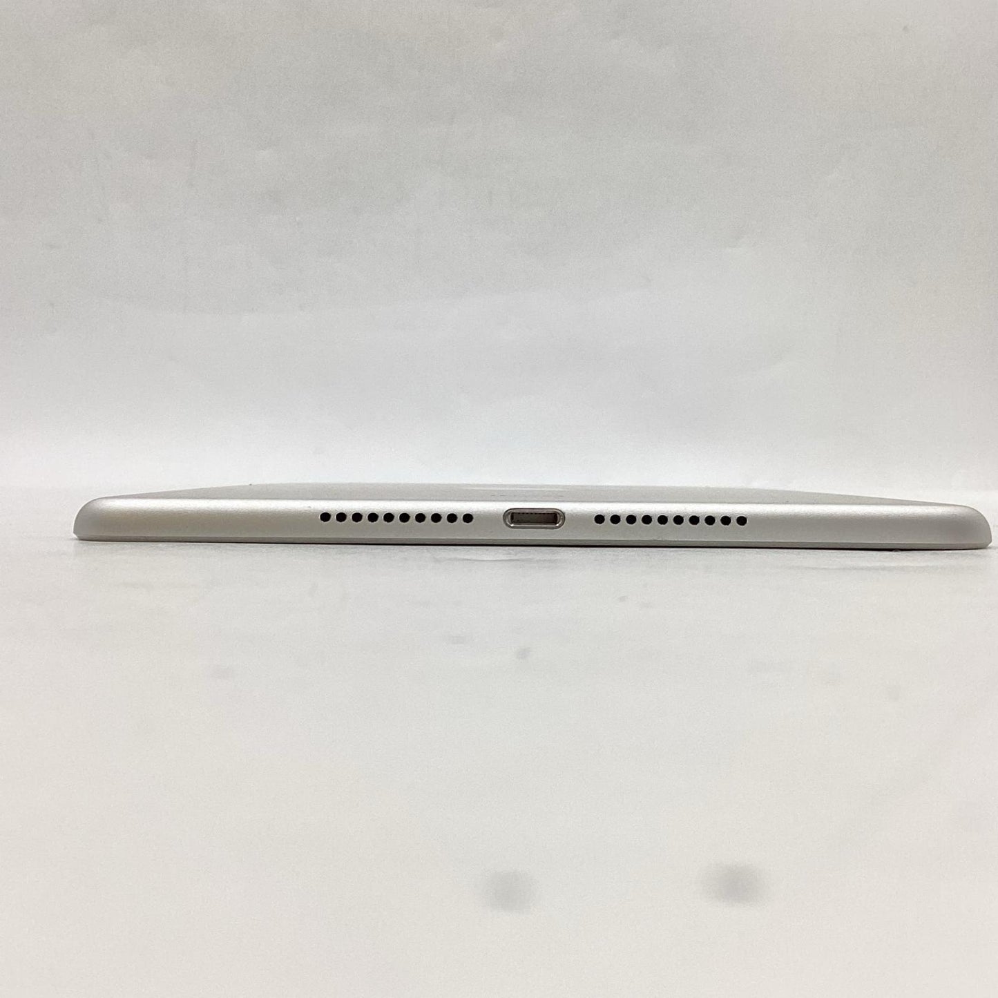 【全額返金保証】【最速発送】Apple iPad mini 7.9インチ 第4世代 128GB シルバー WiFi+Cellular Softbank 白ロム 動作確認済