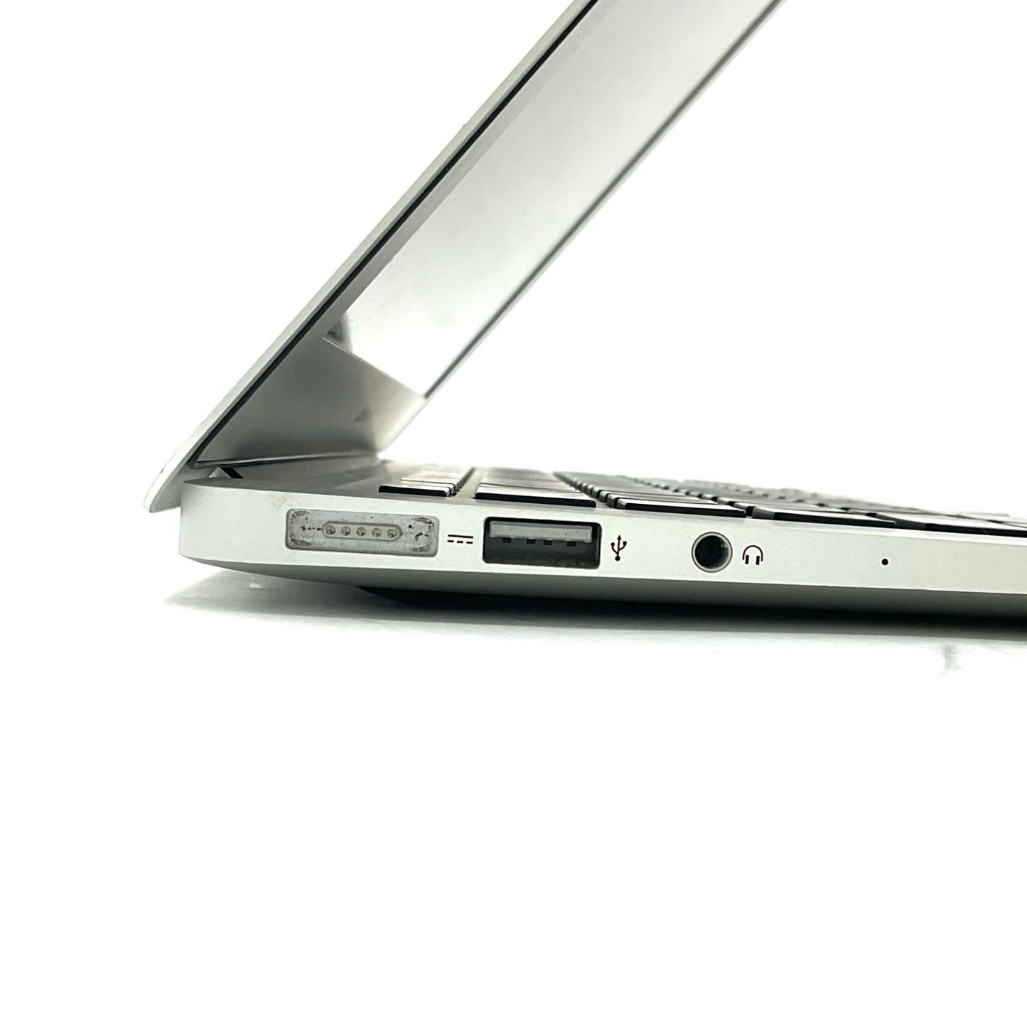 【全額返金保証】【最速発送】Apple MacBook Air Air 13インチ 2017 Core i5 4GB SSD 128GB シルバー 86% 動作確認済