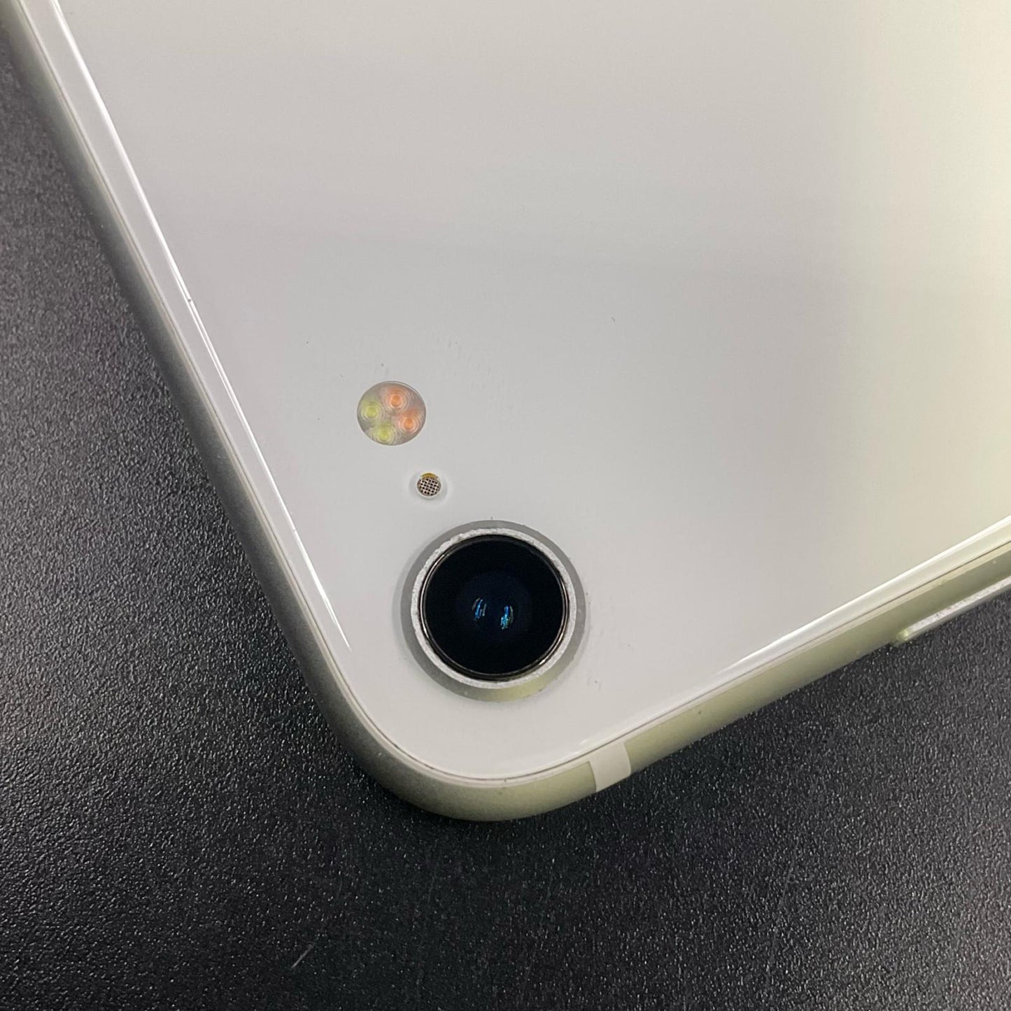 【最速発送】Apple iPhone iPhone SE（第2世代） 128GB ホワイト Softbank 白ロム【難有】 76%