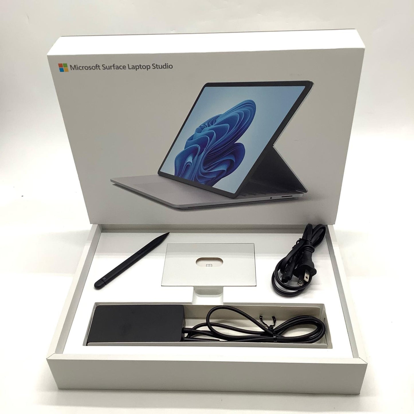 【全額返金保証】【最速発送】Microsoft Surface Laptop Studio 1964 Core i7-11370 32GB M.2 SSD 1TB NVIDIA GeForce RTX3050Ti 83%% 動作確認済