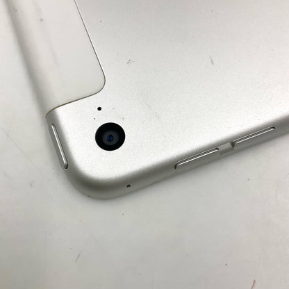 【全額返金保証】【最速発送】Apple iPad mini 7.9インチ 第4世代 128GB シルバー WiFi+Cellular docomo 白ロム 動作確認済