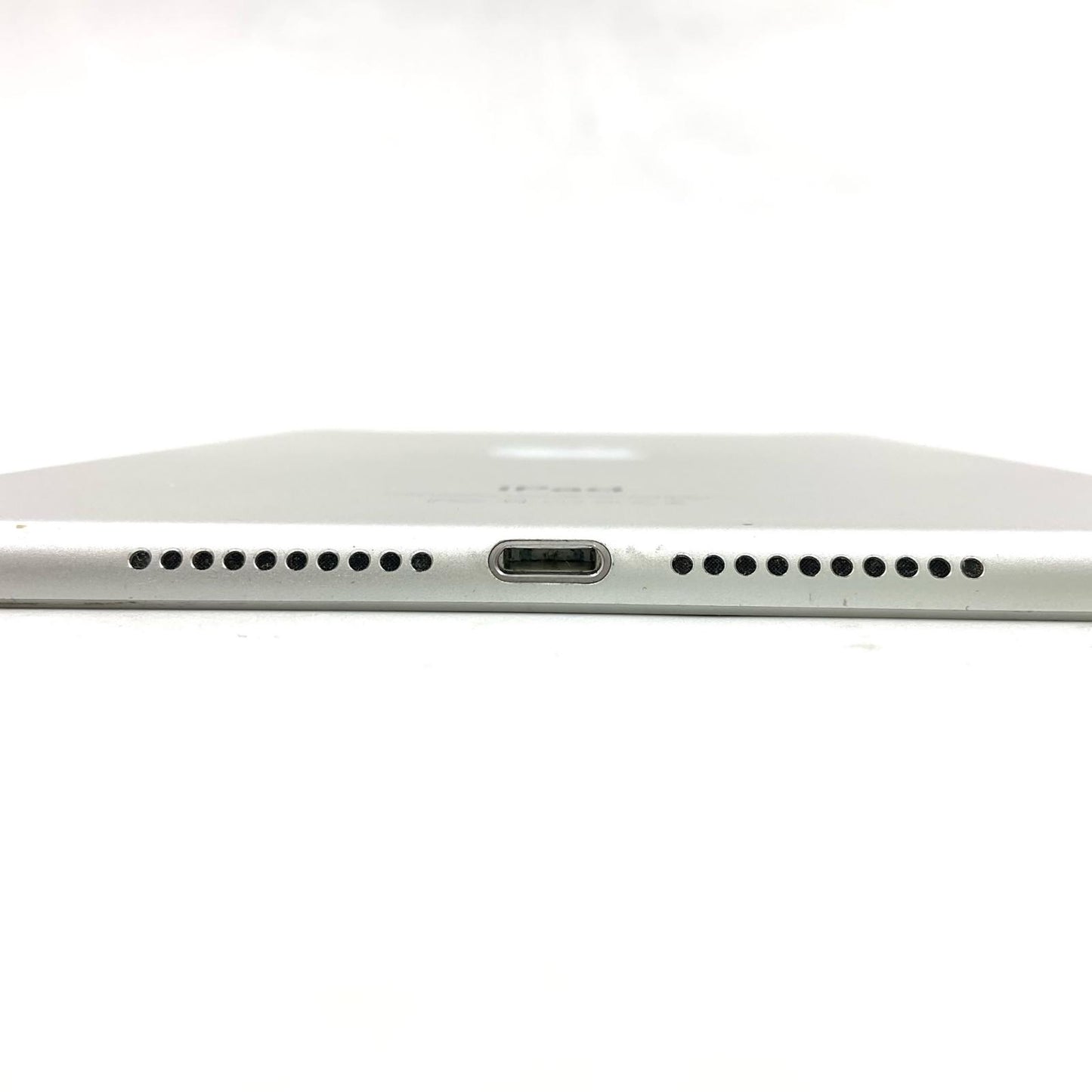 【全額返金保証】【最速発送】Apple iPad mini 7.9インチ 第4世代 128GB シルバー WiFi+Cellular docomo 白ロム 動作確認済